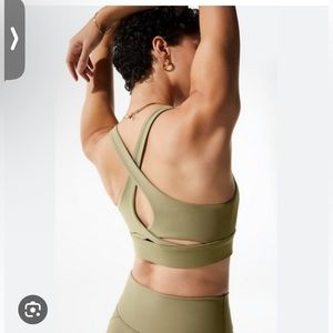 🔥Like New No-Bounce Sports Bra💚